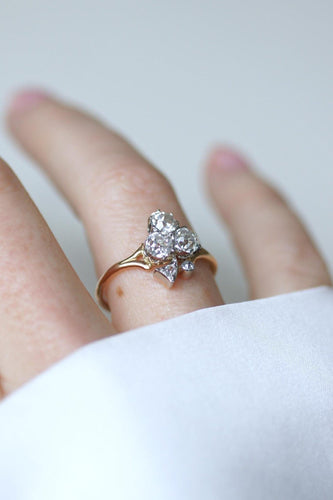 Bague 56 Bague trèfle ancienne en or rose 18 ct et platine, diamants 58 Facettes