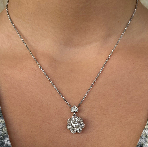 Collier Collier fleur en or blanc 18k, platine et diamants 58 Facettes BO/220123