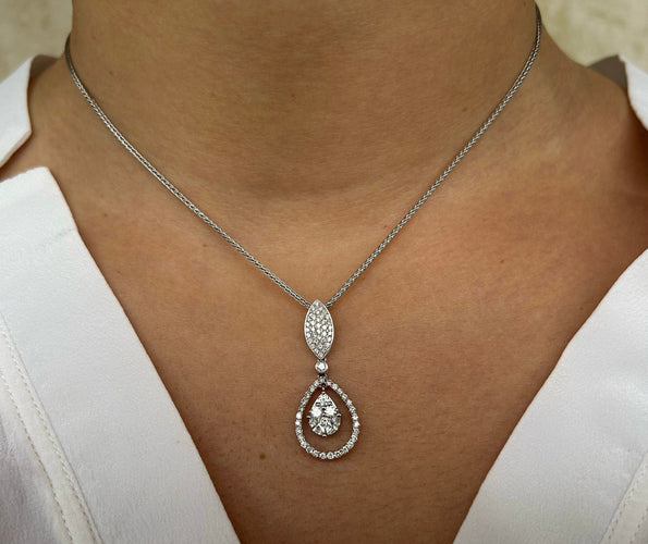 Collier Collier "Aurora" pendentif goutte en or blanc 18k et diamants 58 Facettes BO/220053