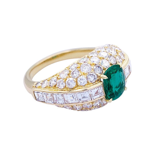Bague 54 Bague en or jaune sertie d’une émeraude coussin et diamants 58 Facettes 32324