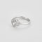 Bague solitaire en or blanc et diamants