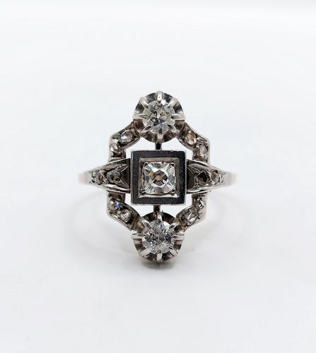 Bague 64 Bague tank Art Déco or jaune et Platine, diamants, monture géométrique (circa 1920) 58 Facettes A05582