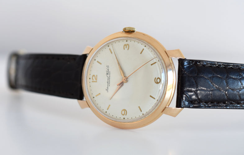 Montre Montre homme IWC Jumbo "Shark Fin", or rose 18 carats, calibre 89, vers 1959 58 Facettes IWC-300