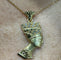 Collier Chaîne et pendentif Néfertiti or jaune et diamants 58 Facettes