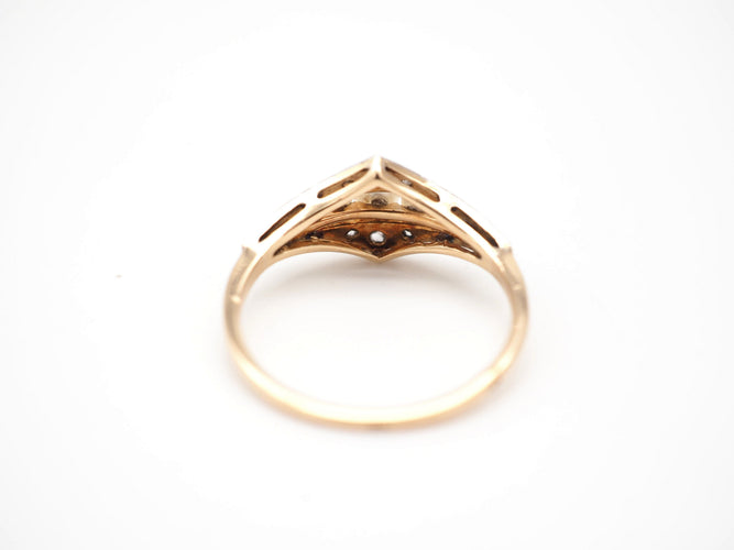 Bague 55 Bague en or jaune 750 mil, perle et diamants 58 Facettes
