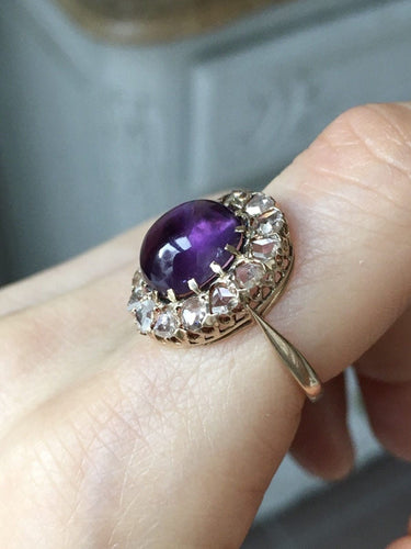 Bague 53 Bague ancienne sertie d’une améthyste cabochon et diamants en or jaune 18k 58 Facettes