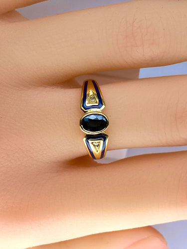 Bague 53 Bague saphir ovale et diamants en or jaune 18 carats et émail 58 Facettes AB676