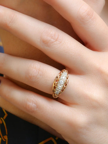 Bague Bague jarretière vintage en or et diamants 58 Facettes J11