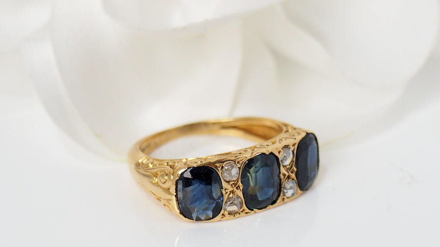Bague 51 Bague Jarretière En Or  Saphirs Et Diamants 58 Facettes 29705