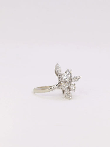 Bague Bague vintage fleur diamants 58 Facettes J359