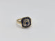 Bague 56 Bague OR Jaune 18k sertie d'un Saphir central, d’éclats de diamants et d'un contour de saphir baguettes 58 Facettes 1-0000448/2