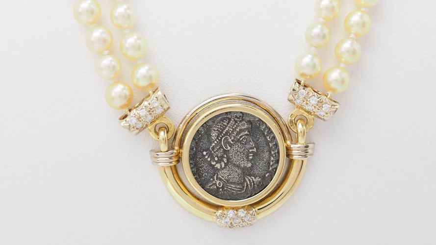 Collier Collier pièce de constance II, perle de culture et diamants en or jaune 58 Facettes 33012