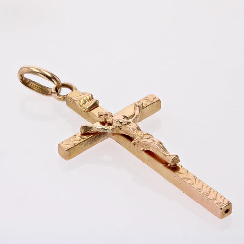 Pendentif Croix or rose avec Christ 58 Facettes CVP106