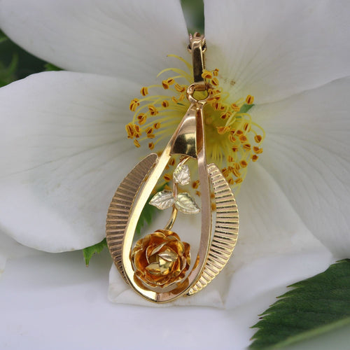 Pendentif Pendentif ancien à la rose 58 Facettes 25-094