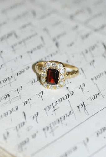 Bague 59 Bague ancienne grenat et diamants 58 Facettes