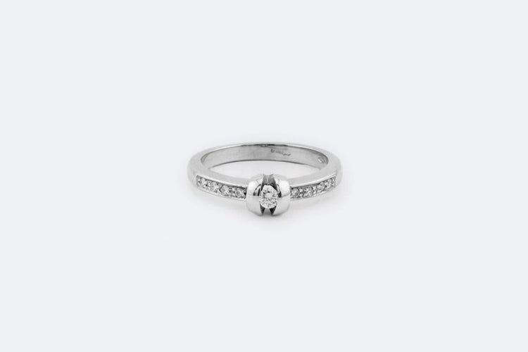 Bague Oro Bianco Bague en or blanc avec diamants 58 Facettes ANL287