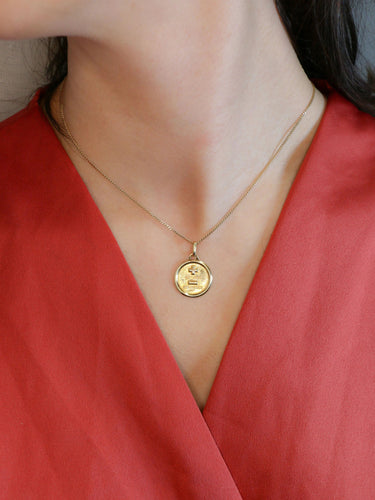 Pendentif Médaille amour Augis ronde Plus qu'hier moins que demain or jaune 58 Facettes J625