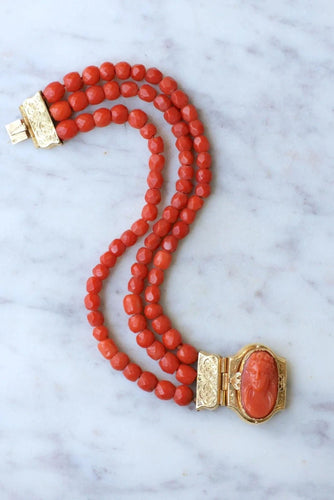 Bracelet Bracelet Ancien Or Corail et Camée 58 Facettes