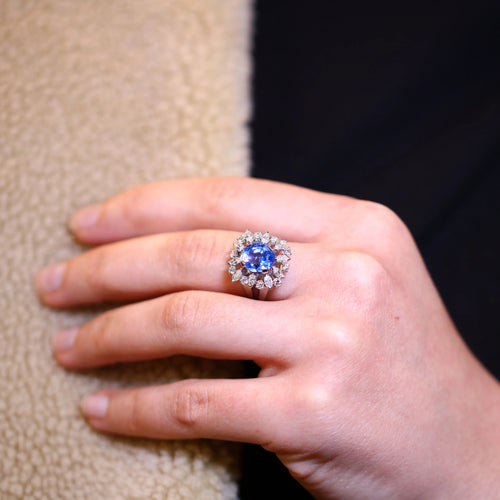 Bague Bague en or blanc, saphir naturel et diamants. 58 Facettes