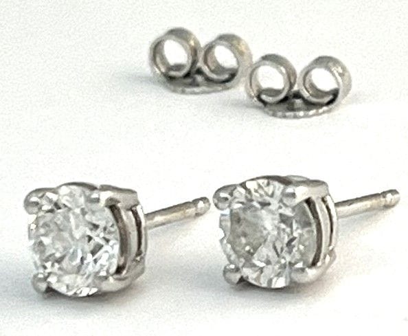 Boucles d'oreilles Puces d'oreilles diamants 58 Facettes 248362