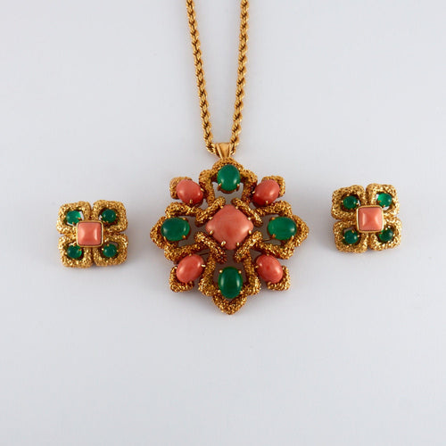 Boucles d'oreilles VAN CLEEF & ARPELS - Parure "Delphe Collection" Corail et chrysoprase 58 Facettes DV0332-5