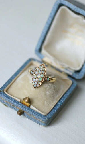 Bague 51.5 Bague marquise opales sur or 58 Facettes