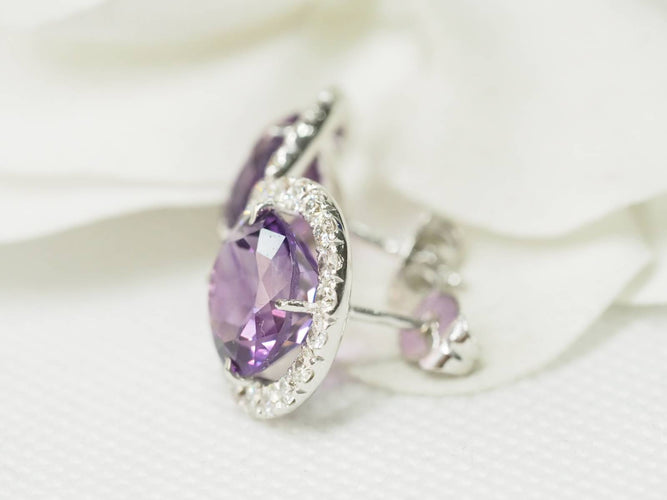 Boucles d'oreilles Boucles d'oreilles en or blanc, améthystes rondes et diamants 58 Facettes 29358