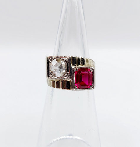 Bague 47 Bague chevalière art deco or blanc 18k et platine ornée d'un diamant taille rose et d'un rubis synthétique 58 Facettes A04973
