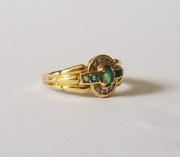 Bague 57 Bague or jaune 18k - Diamants et émeraudes 58 Facettes