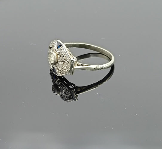 Bague 57 Bague Art Déco octogonale en or gris sertie de diamants et saphirs 58 Facettes