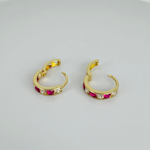 Boucles d'oreilles Boucles d’oreilles créoles avec rubis et diamants en or jaune 14k 58 Facettes 2512013