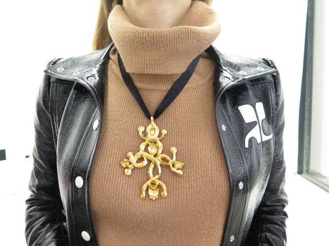 Collier vintage collier pendentif CHRISTIAN LACROIX croix dore 58 Facettes 266572