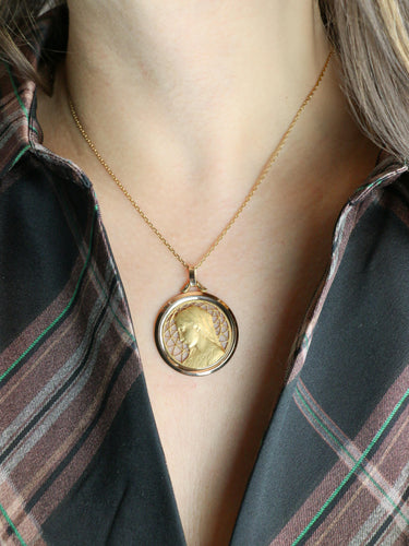 Pendentif DROPSY Médaille vintage Vierge de profil or jaune 58 Facettes 1102.4