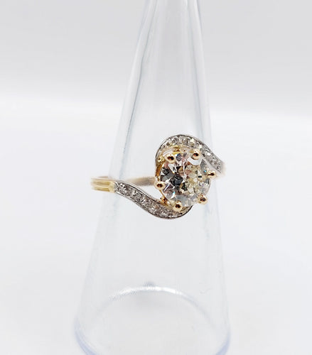 Bague 54.5 Bague tourbillon antique en or 18k et platine, diamant taille ancienne 1,35 ct 58 Facettes A06442