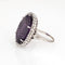 Bague Bague cocktail vintage en or blanc 18 carats, ornée d'une améthyste et de diamants, taille 5,25, style milieu du siècle. 58 Facettes G13978