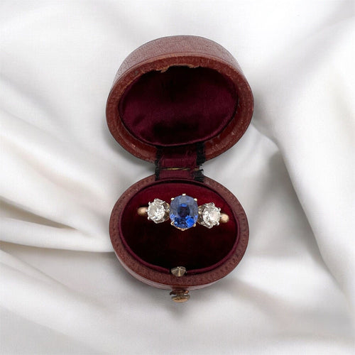 Bague 57 Bague Ancienne Trilogie Or, Saphir et Diamants 58 Facettes 374