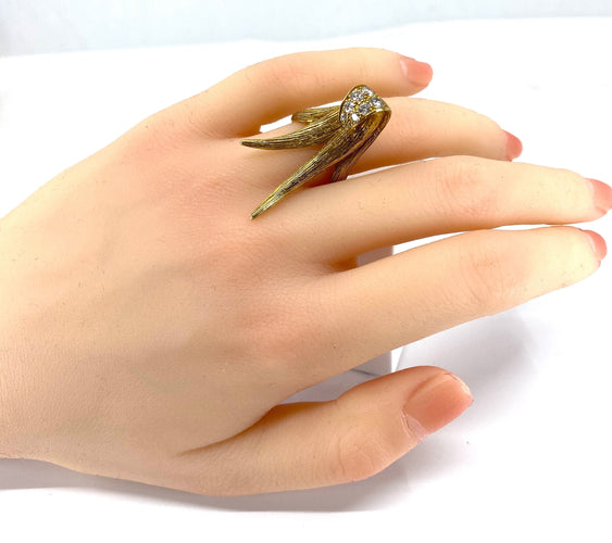 Bague Bague en or 18 carats sertie de diamants signée MAUBOUSSIN 1967 58 Facettes