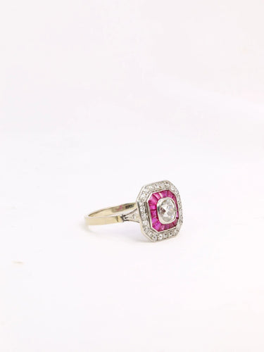 Bague 59 Bague Art Déco diamants taille ancienne et rubis calibrés 58 Facettes J305