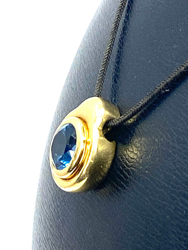 Pendentif Pendentif en or jaune et topaze bleue 58 Facettes AB355
