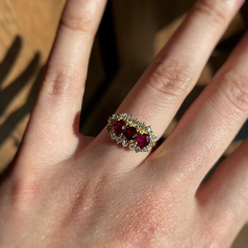 Bague 51 Bague - Or, Diamants & Rubis 58 Facettes 250095R