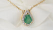 Collier Collier pendentif en or jaune, émeraude et diamants 58 Facettes 31962