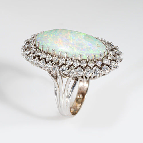 Bague Bague vintage allongée en or blanc 14 carats avec opale 9 carats et diamants 2,25 carats Taille 5,5 58 Facettes G14141