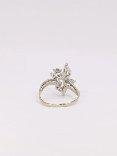 Bague Bague vintage fleur diamants 58 Facettes J359