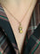 Pendentif Pendentif charms vintage Daim or jaune émail 58 Facettes 1099.23