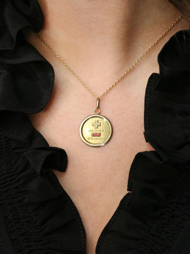 Pendentif Médaille amour Augis ronde Plus qu'hier moins que demain or jaune diamant rubis 58 Facettes J552