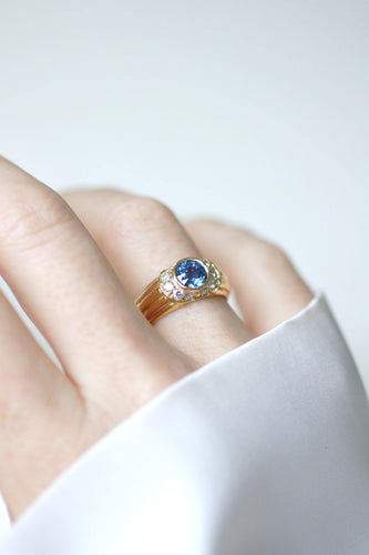 Bague 53 Bague jonc godronnée saphir de Ceylan et diamants en or jaune 18k 58 Facettes