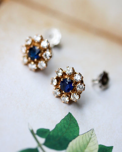 Boucles d'oreilles Paire de Boucles d'Oreilles Marguerite Saphir et Diamants 58 Facettes A11580