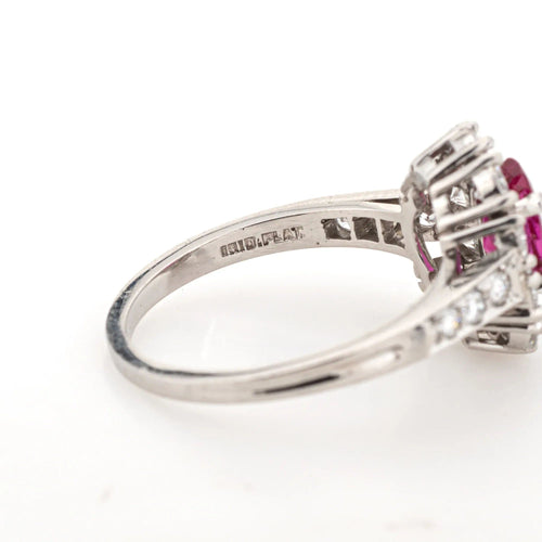 51 Bague Tiffany & Co Burma Ruby Diamond des années 60 en platine 58 Facettes G13161