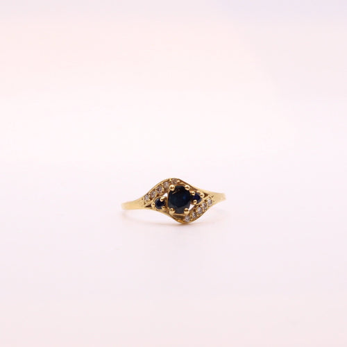 Bague Bague trilogie de saphirs et entourage de diamants effet vague 58 Facettes