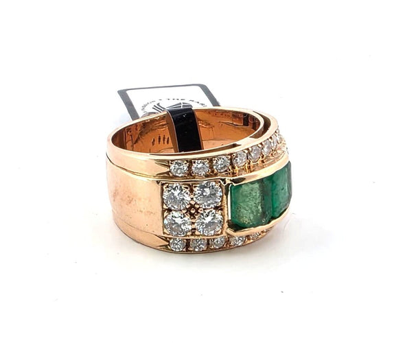 Bague 53 Bague en or jaune 18 carats ornée d'émeraudes taille carrée et de diamants 58 Facettes